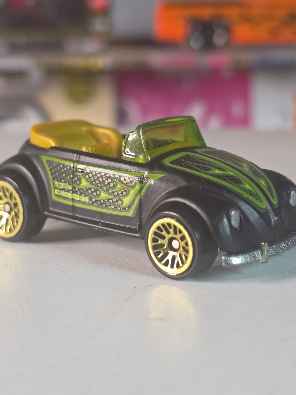 Hot Wheels VW Beetle Convertible St Patrick’s Day Black Green Gold Loose